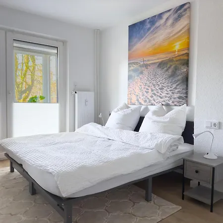 Feuerschiff-panorama - Moderne In Der Innenstadt Mit Wasserblick Emden